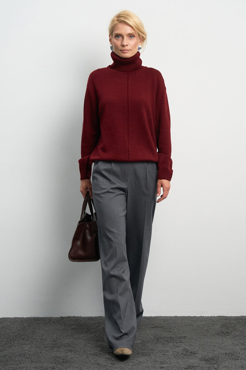 Elegant Sweater – Burgundy