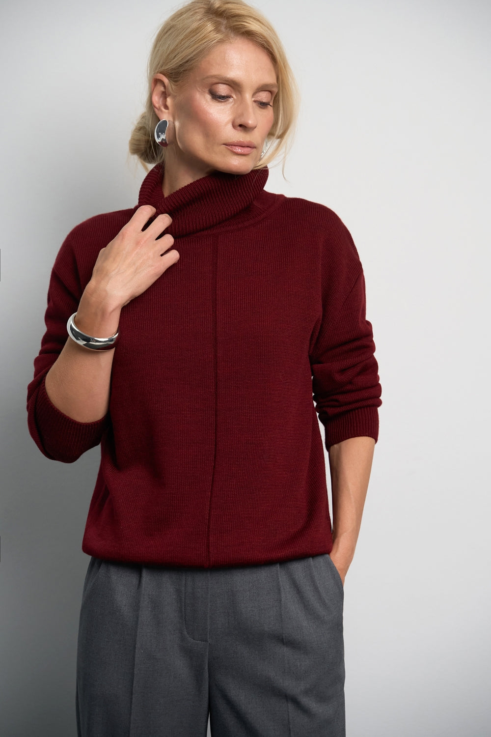 Elegant Sweater – Burgundy