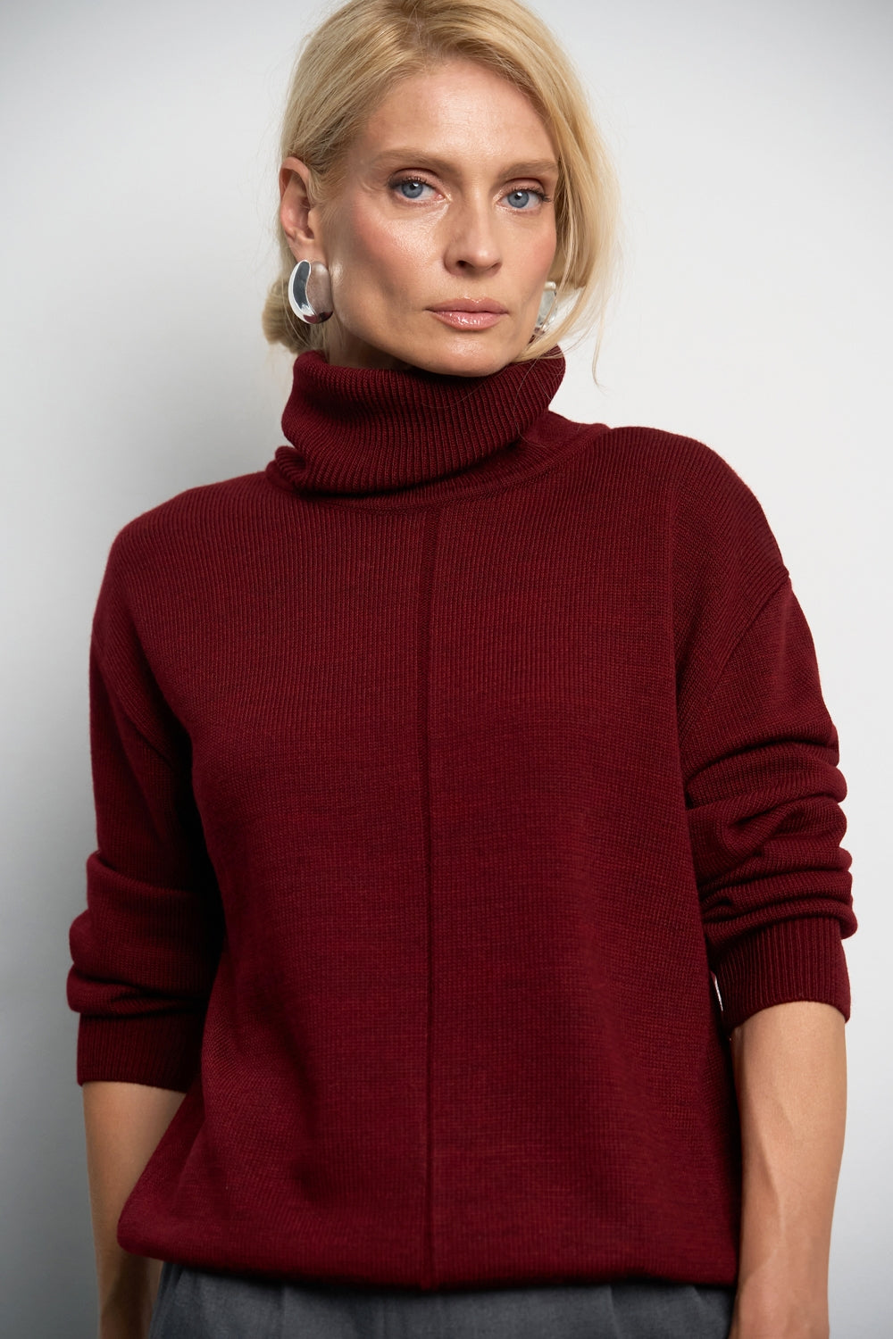 Elegant Sweater – Burgundy